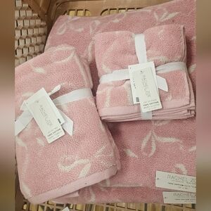 Rachel Zoe Pink Towel Set